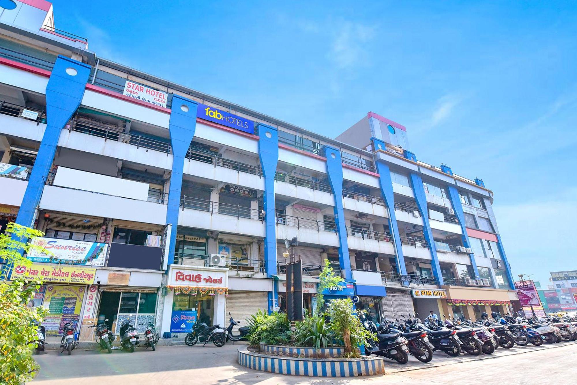 Fabhotel Star Ahmedabad Exteriör bild